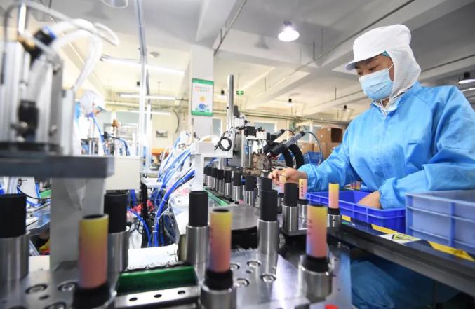 军兴溢美纸罐包装生产车间现场